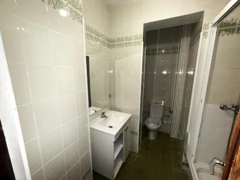 Flat in avenida de Pablo Neruda - Photo 3