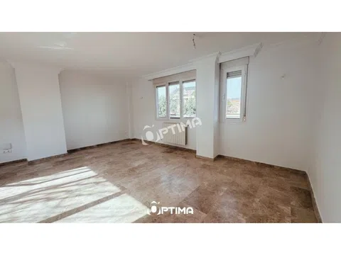 Detached house - Photo 1