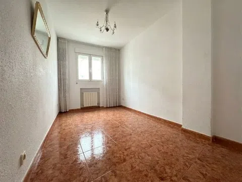 Flat in calle Fuente del Tiro - Photo 4