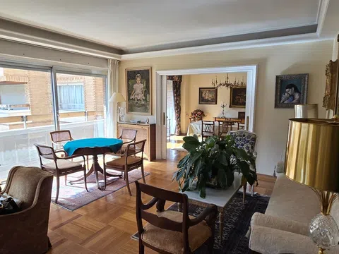 Flat in calle de Menéndez Pidal - Photo 2