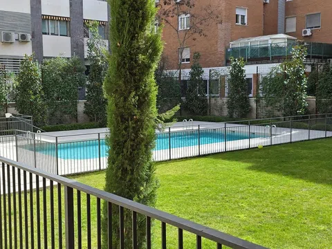 Flat in calle de Menéndez Pidal - Photo 14