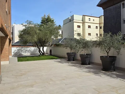 Flat in calle de Menéndez Pidal - Photo 17