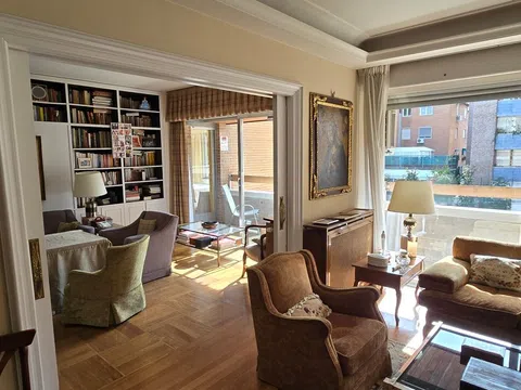 Flat in calle de Menéndez Pidal - Photo 8