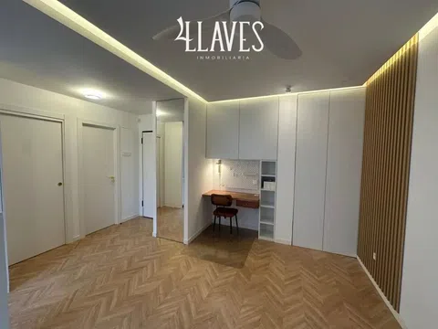 Flat in calle de Linneo - Photo 2