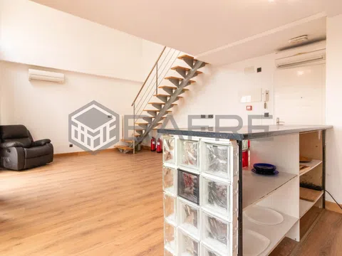 Duplex in calle de Miguel Yuste - Photo 6