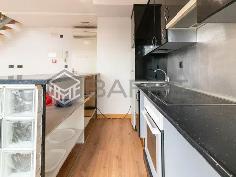 Duplex in calle de Miguel Yuste - Photo 7