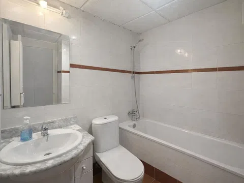 Flat in calle del Monasterio de las Batuecas - Photo 4
