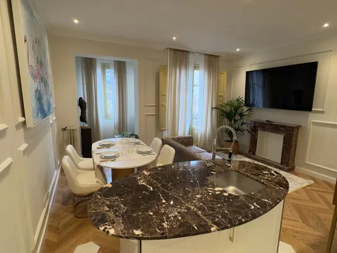 Flat in calle de Ayala - Photo 2