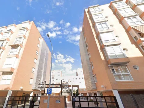 Flat in calle de Ladera de los Almendros