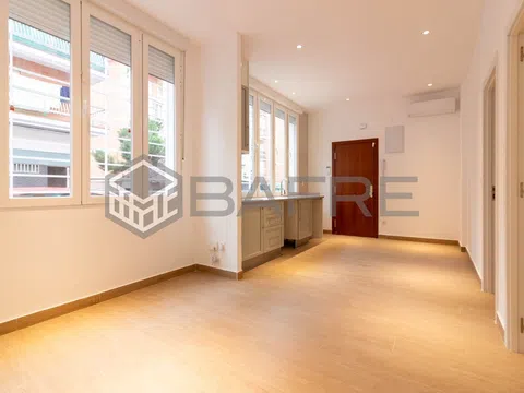 Flat in calle Mercedes Domingo - Photo 3