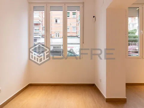 Flat in calle Mercedes Domingo - Photo 5