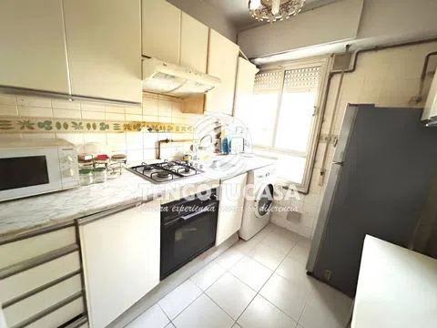 Flat in calle de San Secundino - Photo 3