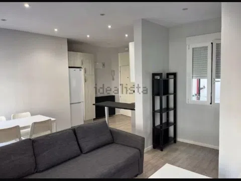 Flat in calle de Manzanares, 21 - Photo 1