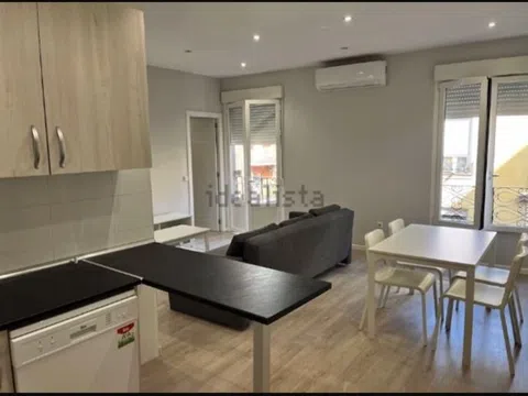 Flat in calle de Manzanares, 21 - Photo 3