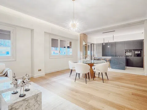 Flat in calle de Bretón de los Herreros - Photo 2