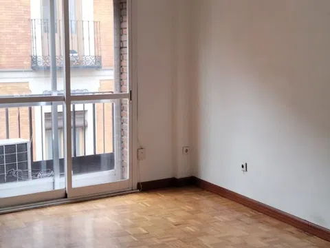 Flat in calle del Amparo - Photo 9