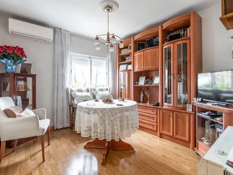 Flat in calle Arnedo - Photo 1