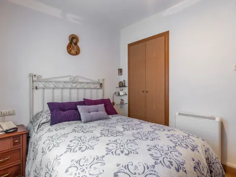 Flat in calle Arnedo - Photo 17