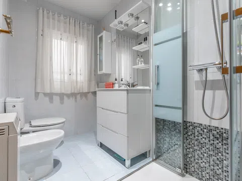Flat in calle Arnedo - Photo 19