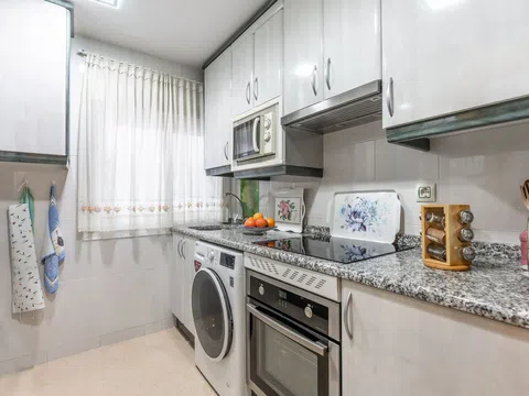 Flat in calle Arnedo - Photo 8