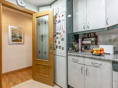 Flat in calle Arnedo - Photo 10