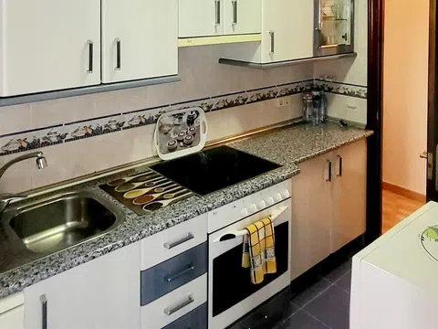 Flat in calle Santa María Reina, 29 - Photo 1