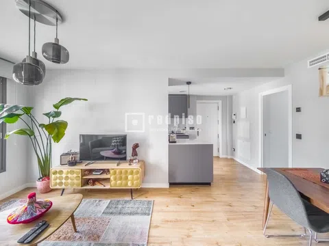 Flat in calle Algete - Photo 2