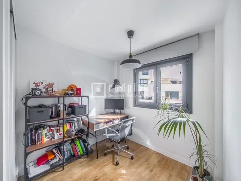 Flat in calle Algete - Photo 12