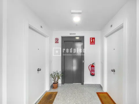 Flat in calle Algete - Photo 19