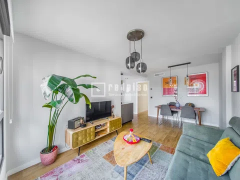 Flat in calle Algete - Photo 3