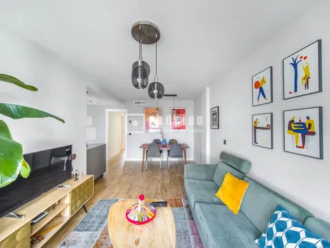 Flat in calle Algete - Photo 4
