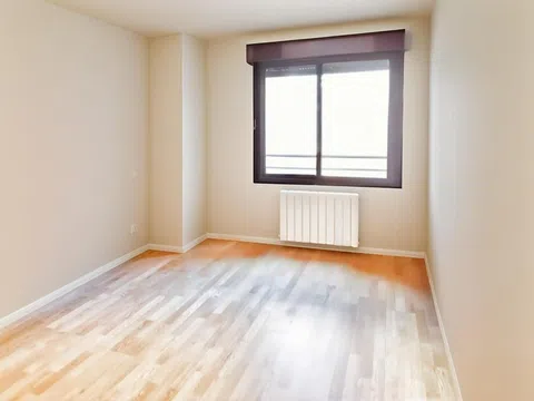 Flat in calle de Pilar de Madariaga Rojo - Photo 10