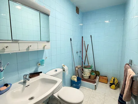 Flat in calle de Ramón Pérez de Ayala, 136 - Photo 5
