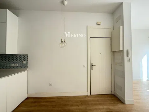 Flat in calle de Eraso - Photo 12