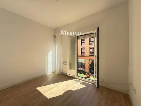 Flat in calle de Eraso - Photo 7