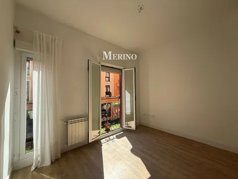 Flat in calle de Eraso - Photo 9