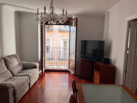 Flat in calle de Jesús del Valle, 42