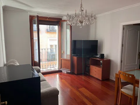 Flat in calle de Jesús del Valle, 42 - Photo 2