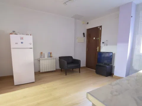 Flat in calle de Vicente Camarón - Photo 3