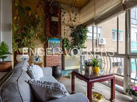 Flat in calle de Edgar Neville - Photo 2