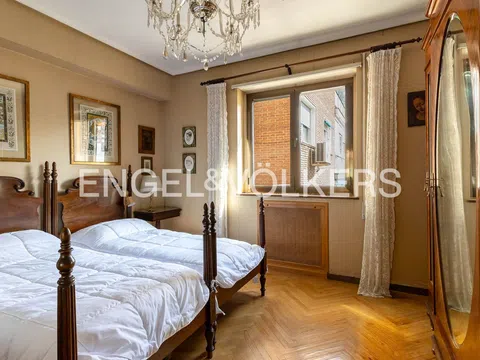 Flat in calle de Edgar Neville - Photo 12