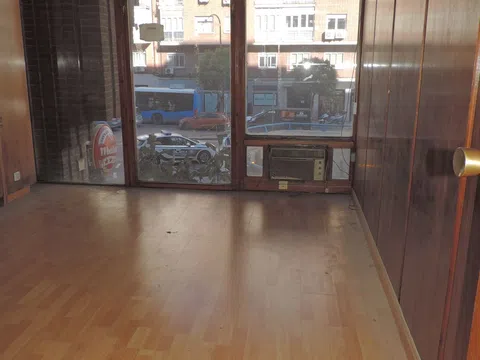 Flat in calle de Raimundo Fernández Villaverde - Photo 12