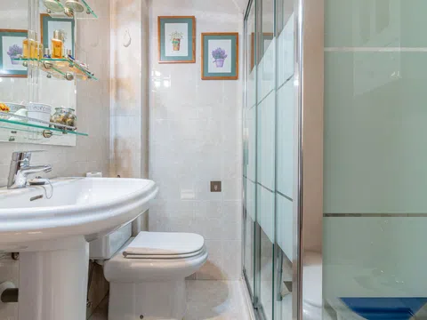 Flat in calle de Antonio López - Photo 13