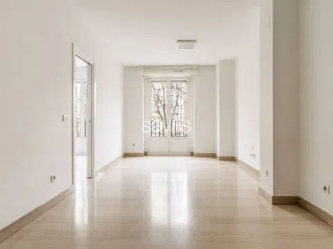 Flat in CL Princesa - Photo 1