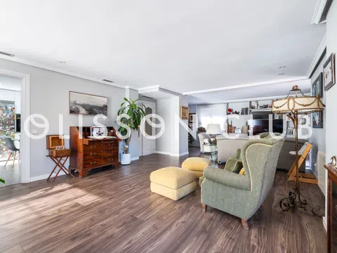 Flat - Photo 2