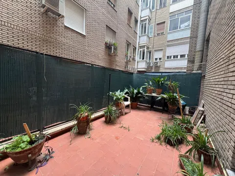 Flat - Photo 2