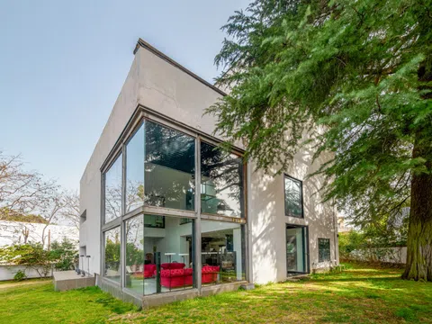Detached house in calle Valle de Laciana - Photo 1