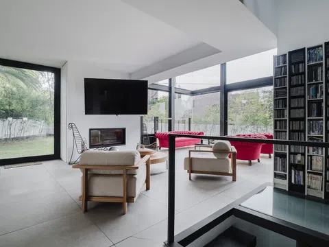 Detached house in calle Valle de Laciana - Photo 3