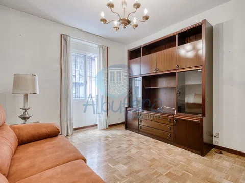 Flat in paseo de Santa María de la Cabeza - Photo 2