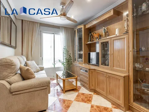 Flat in calle de Aldea del Fresno - Photo 2